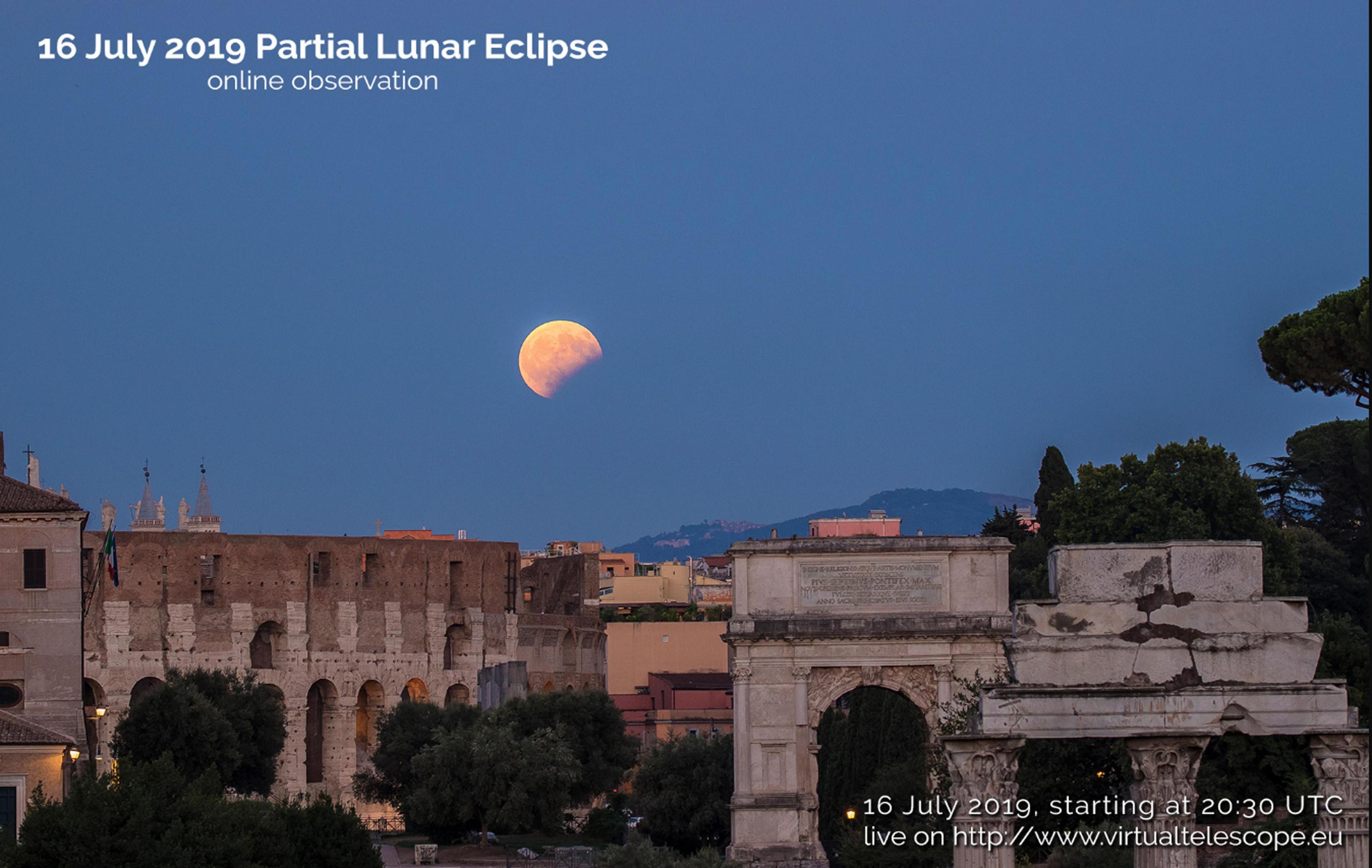 Roma, eclissi parziale di Luna