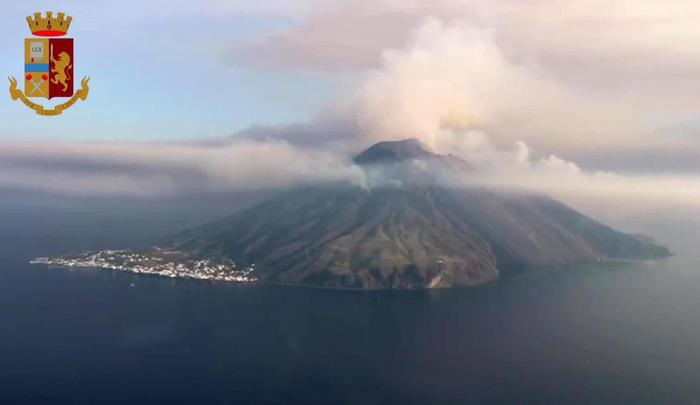 Stromboli piccolo tsunami