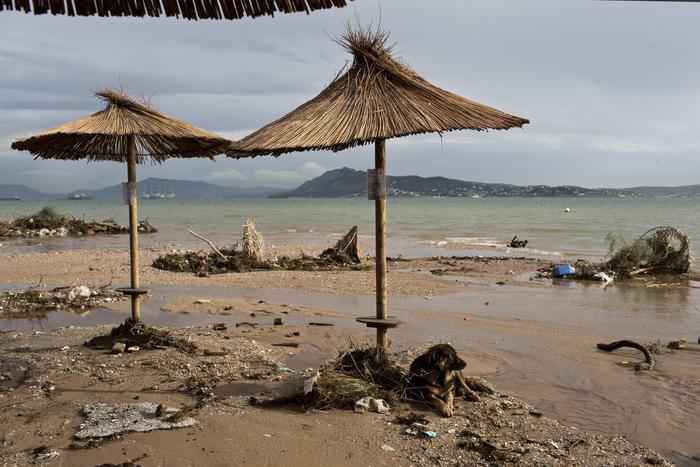 Grecia: tornado uccide 6 turisti stranieri, anche due bimbi. Trenta feriti