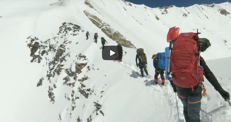YOUTUBE Himalaya, le ultime immagini degli 8 alpinisti morti travolti da una valanga