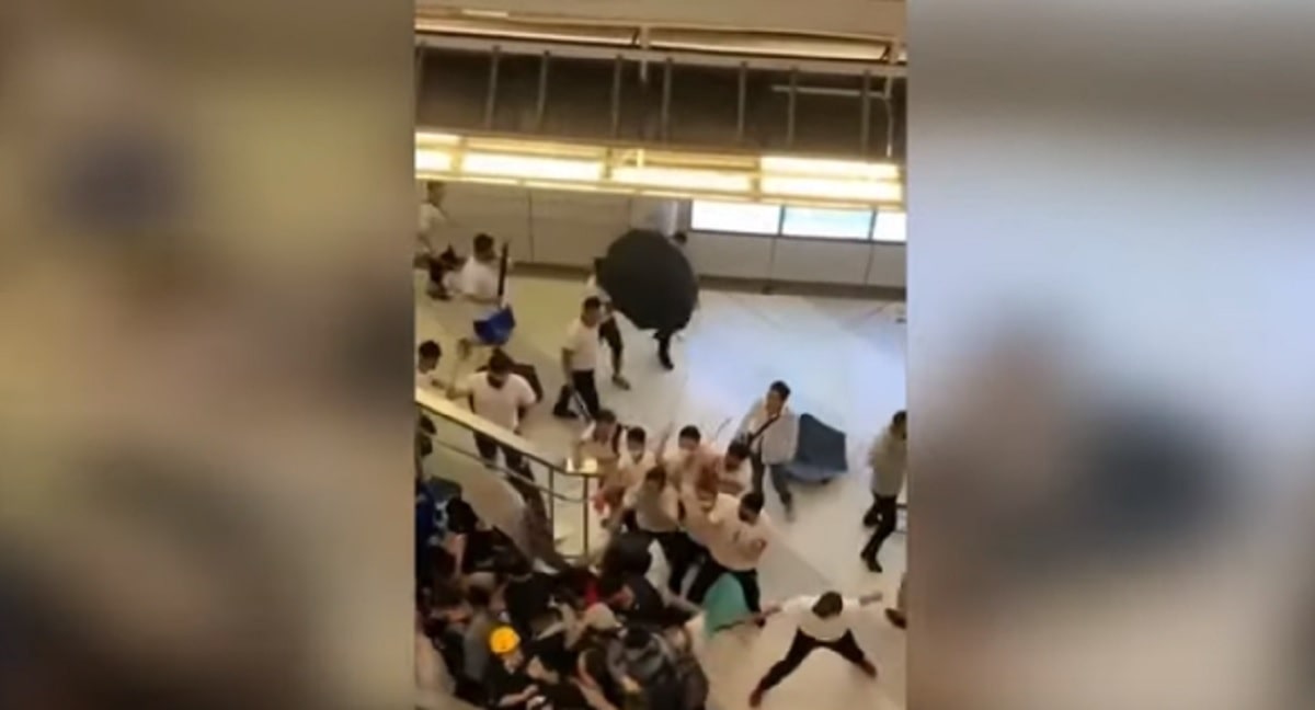 hong kong bastonate militanti ro-democrazia