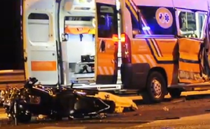 Castiglione (Ravenna), moto contro ambulanza: muore un ragazzo di 28 anni