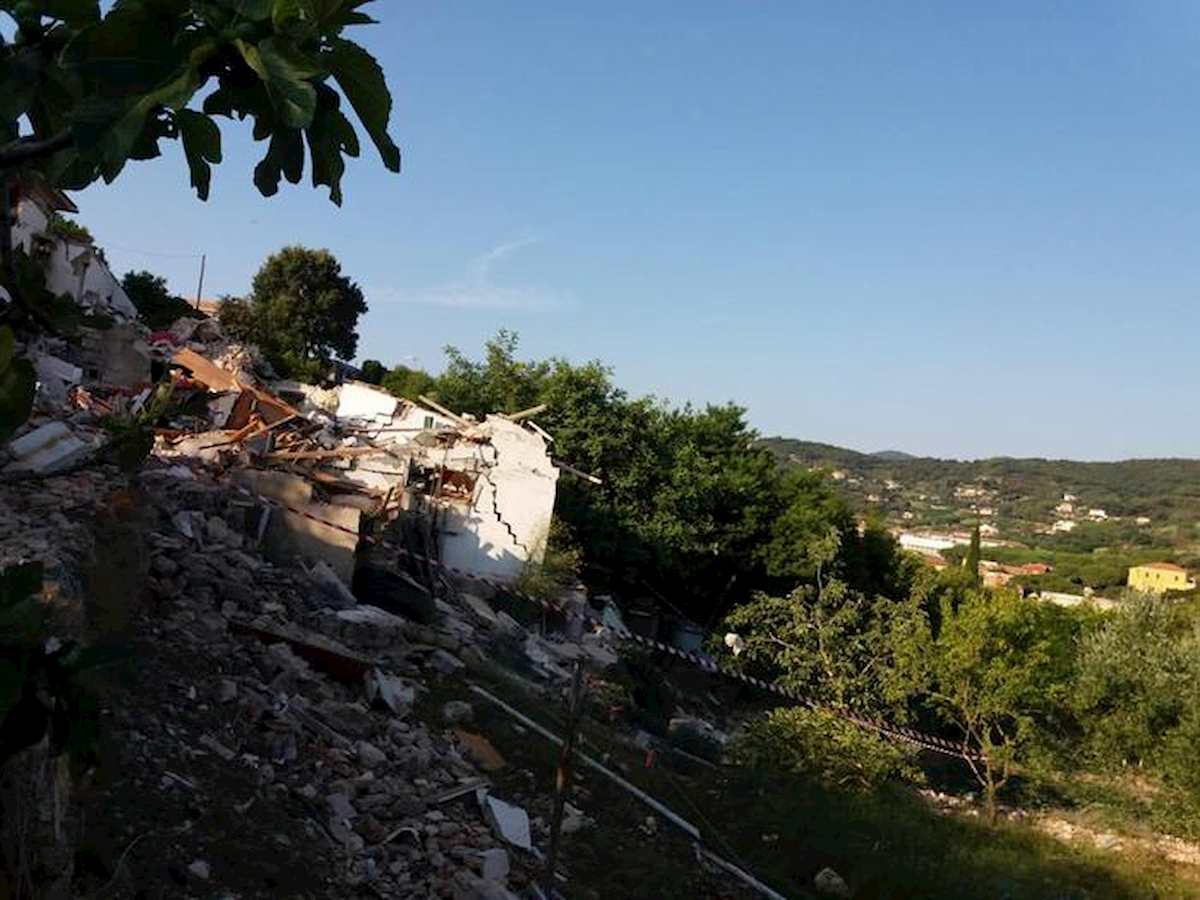 Isola d'Elba, è morto uno dei tre feriti dell’esplosione della palazzina a Portoferraio