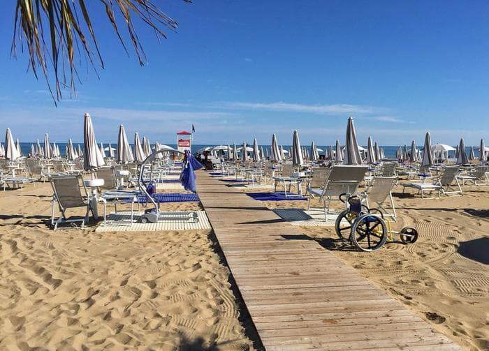 Jesolo, bagnini aggrediti dalla baby gang allontanata dalla spiaggia