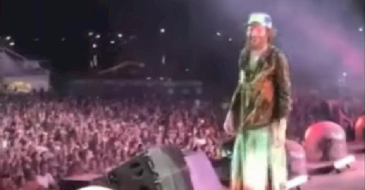 Fiorello doppia Jovanotti sul palco di Olbia
