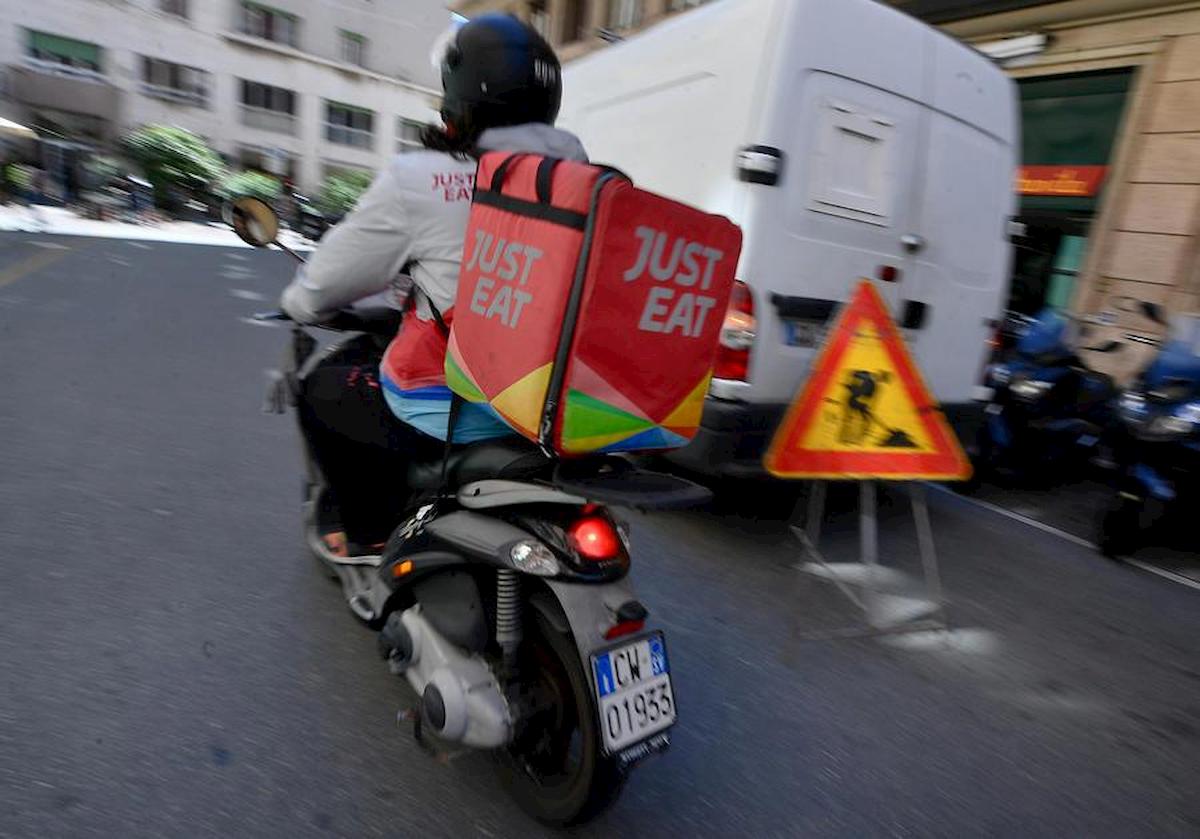 I rider di Just Eat saranno assunti con contratto da lavoratori dipendenti dal 2021