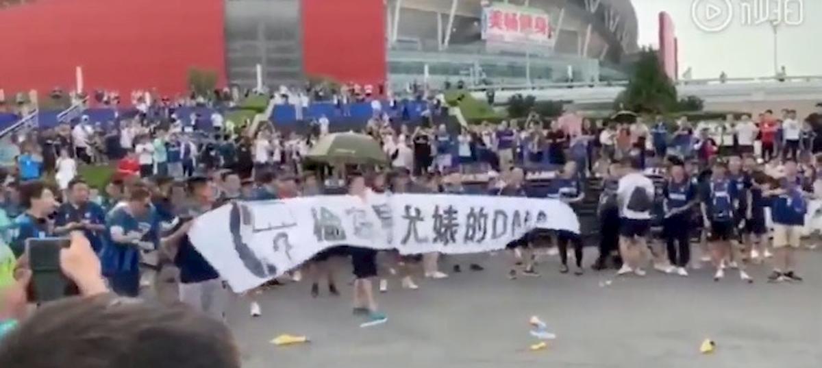 Juventus Inter scontri tifosi cinesi video youtube