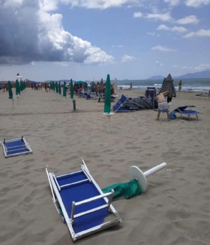 Tromba d'aria in spiaggia tra Licola e Varcaturo2