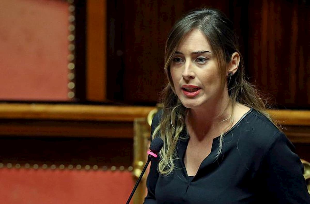 Figlio di Salvini su moto d'acqua della Polizia, Boschi: "Pensano di stare in un film"