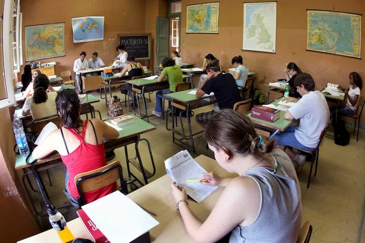 Maturità contro Test Invalsi. Chi mente sul valore degli studenti?