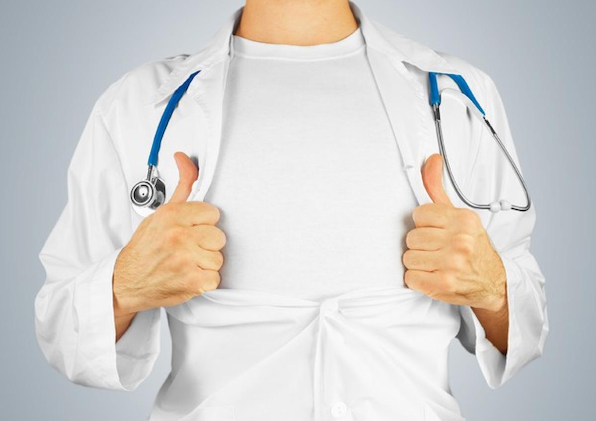 Medici, aumento 200 euro medio nel nuovo contratto atteso 10 anni