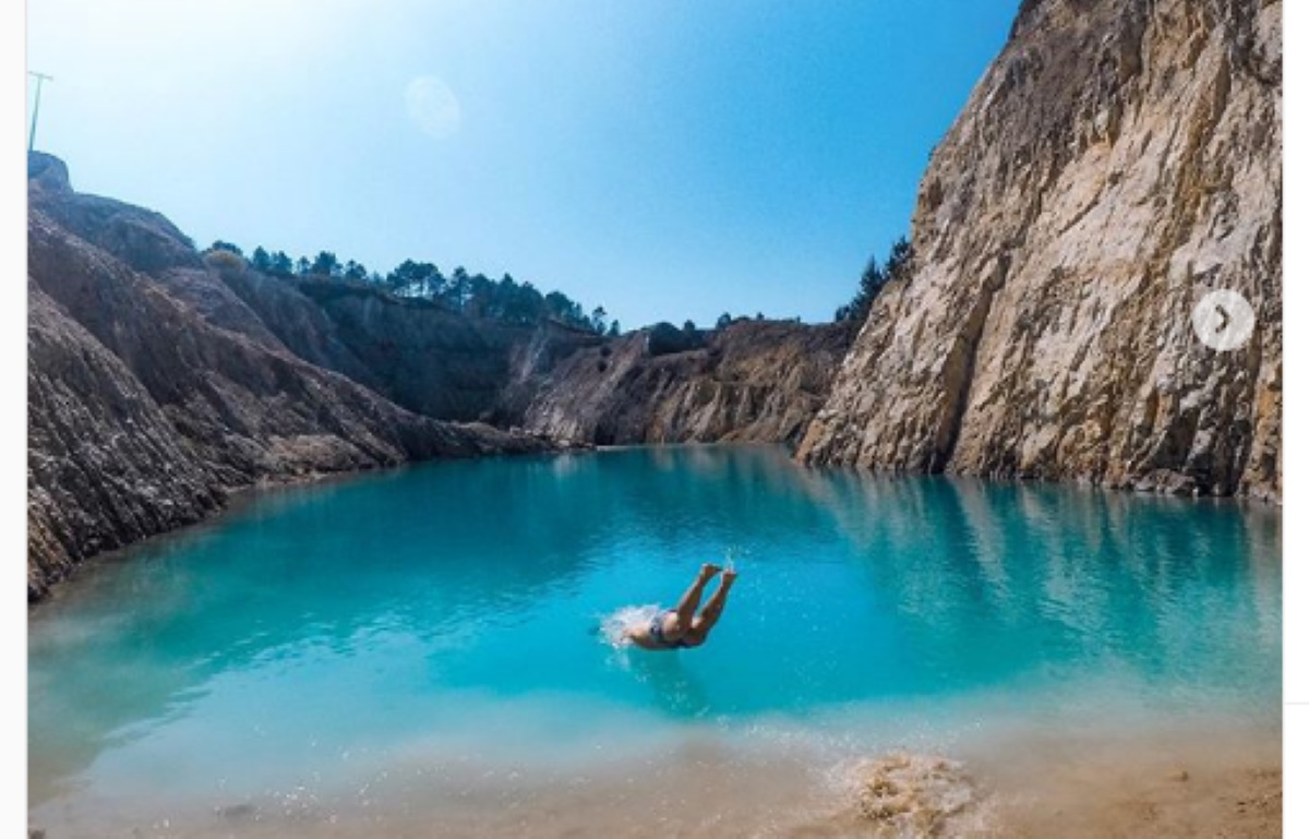 Monte Neme turisti nel lago tossico