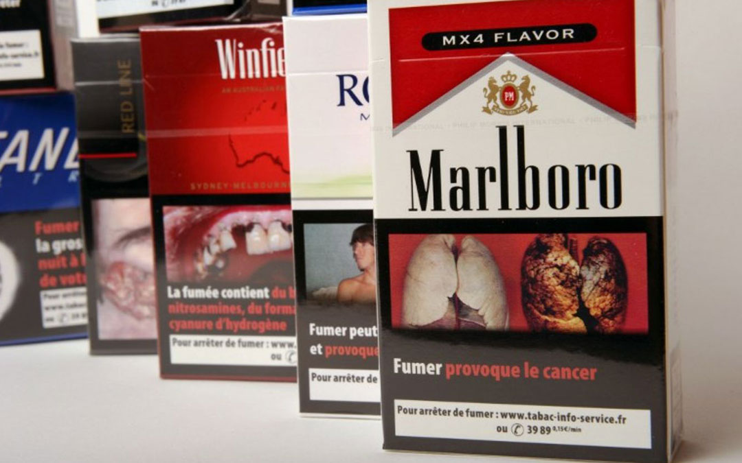 Spot anti-fumo, riconosce la sua gamba amputata