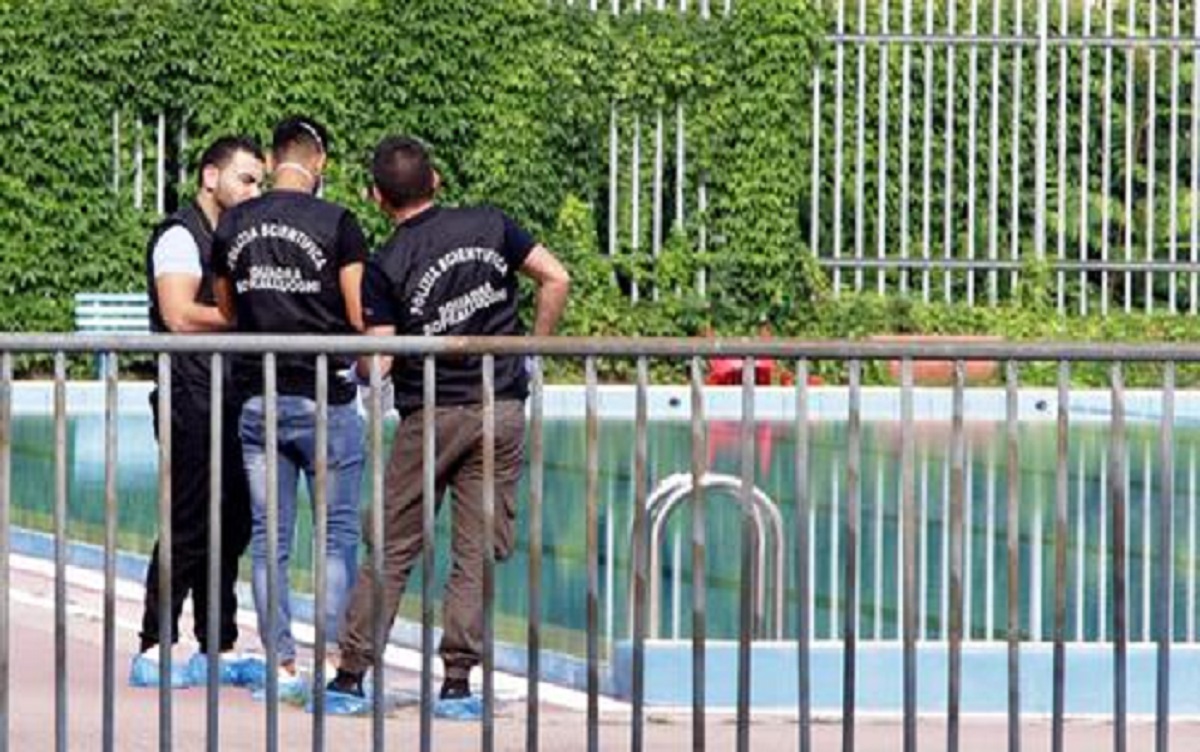 porto sant'elpidio bambina piscina