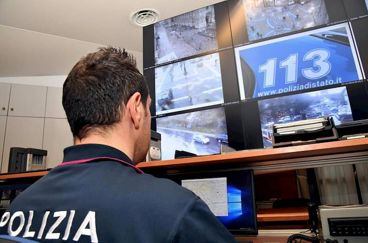 Milano, sgominata banda dei finti poliziotti: inscenavano perquisizioni e blocchi, 11 arresti