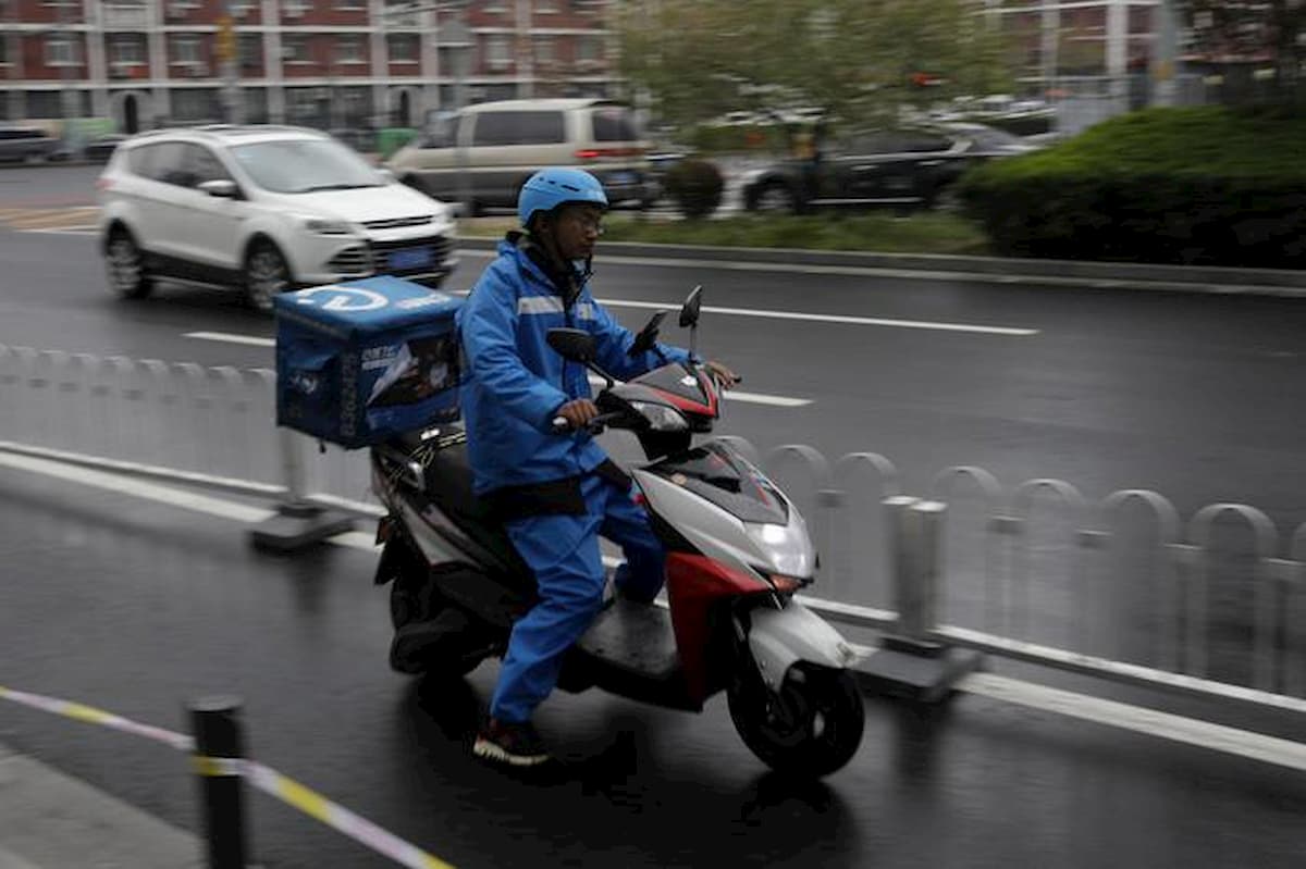 Usa, il 28% dei rider assaggia il cibo che consegna