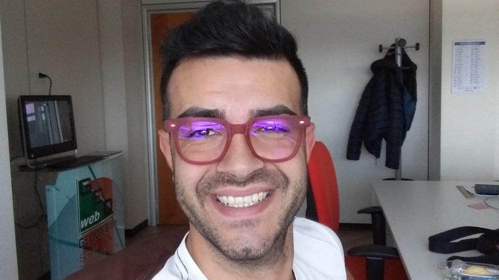 Ladispoli, dimentica le chiavi e tenta di entrare in casa dal balcone ma cade: Ruben muore a 30 anni