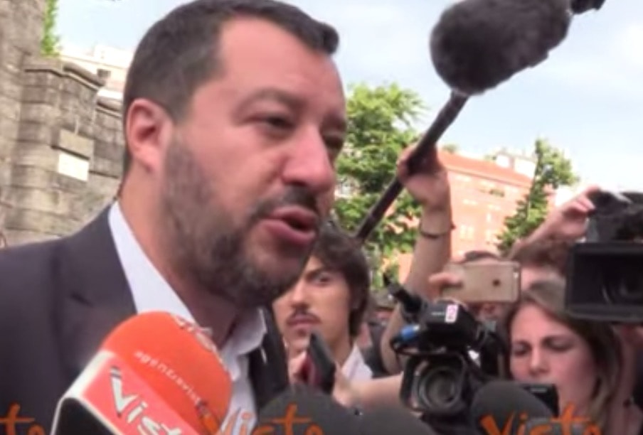 Salvini: "Spiace per la sinistra. E' passata da Berlinguer a Carola Rackete" VIDEO
