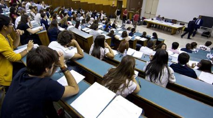 Migranti della cattedra: in 4 anni 342mila prof...