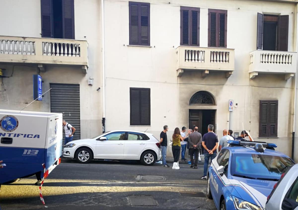 Reggio Calabria, tabaccaia uccisa a colpi di mannaia: fermato filippino ludopatico: "La accusava di non farlo vincere"