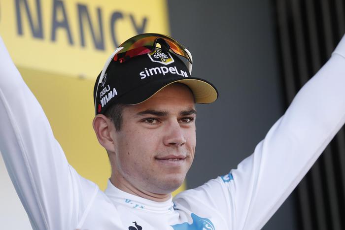 Tour de France, Van Aert al fotofinish su Viviani. Alaphilippe resta maglia gialla