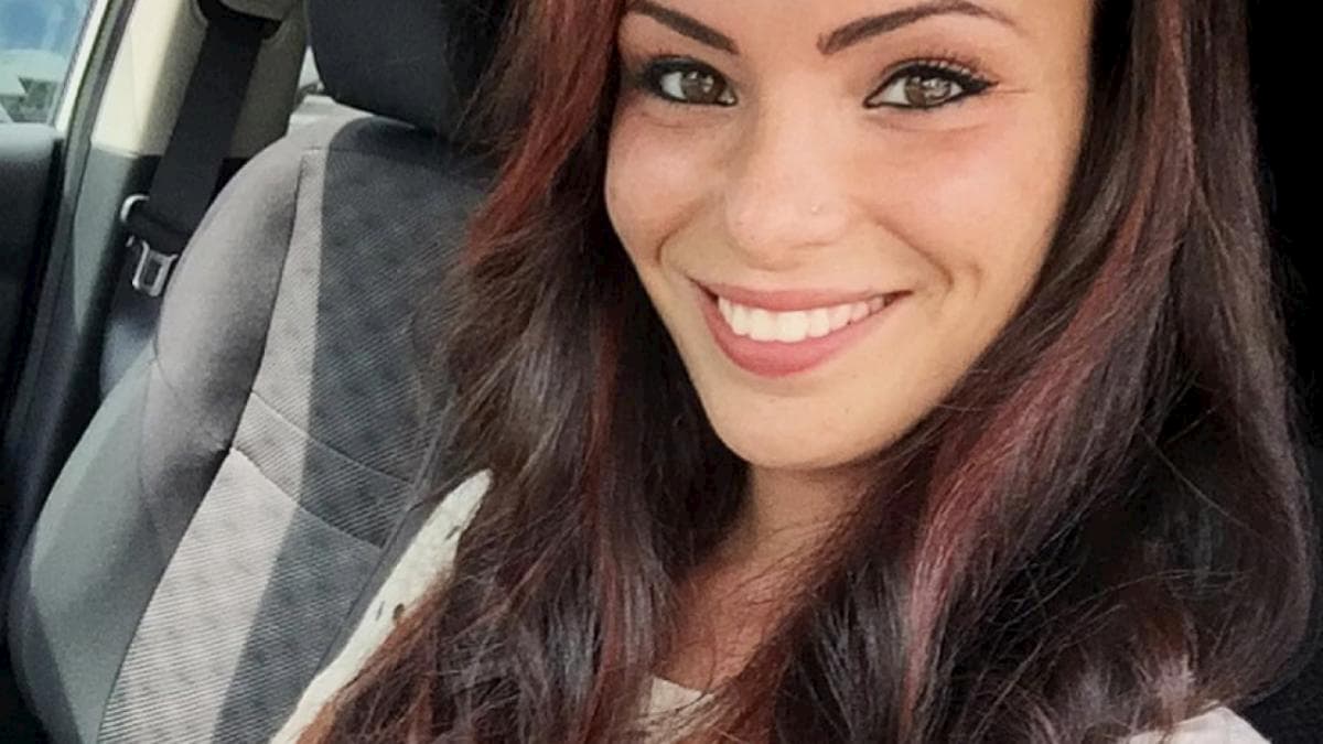 Valentina Pivati chiede cena gratis al ristorante. Che però la umilia: "Vacanze a sbafu"