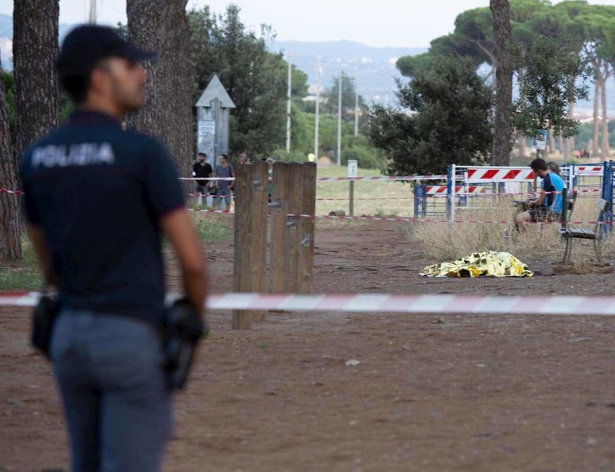 Diabolik, agguato al Parco degli Acquedotti: al vaglio telecamere, killer in tuta da jogging