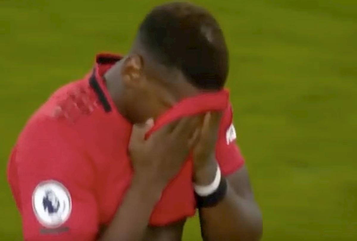 Pogba insulti fischi rigore sbagliato Manchester United Wolves
