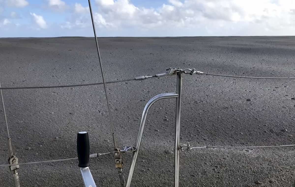 YOUTUBE Oceano Pacifico, avvistata enorme isola di pietra pomice grande tre volte Manhattan