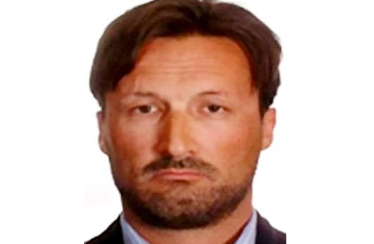 Mark Acklom accusato di truffa