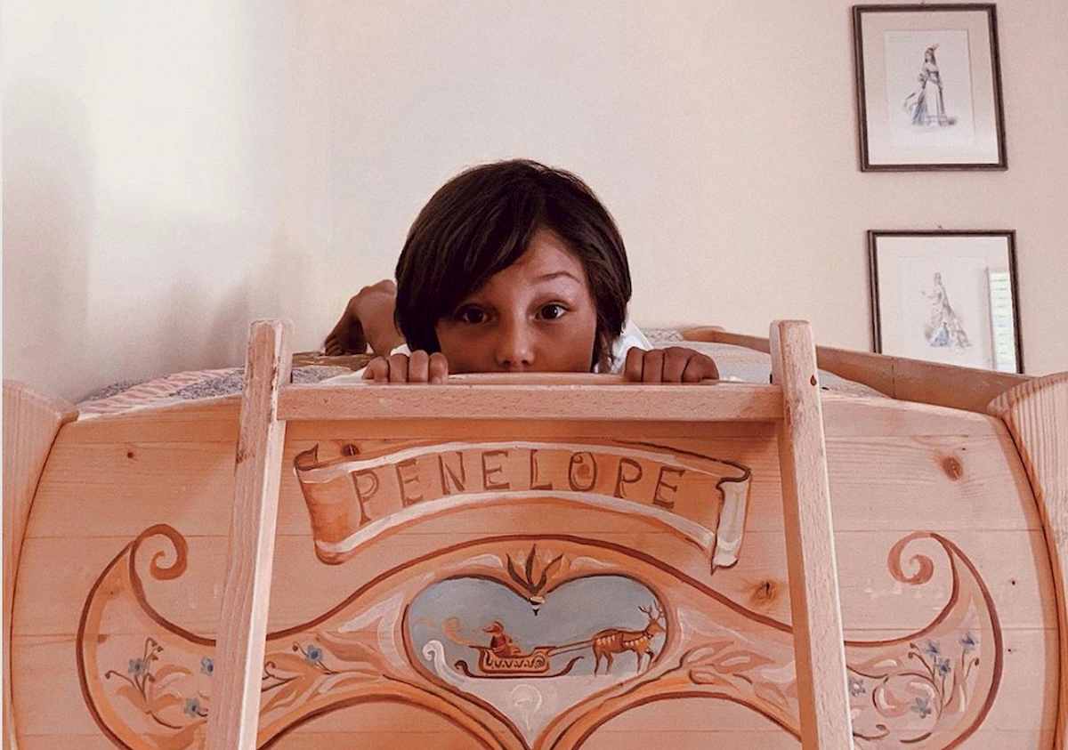 Belen di nuovo incinta? Una foto del piccolo Santiago scatena la curiosità dei fan