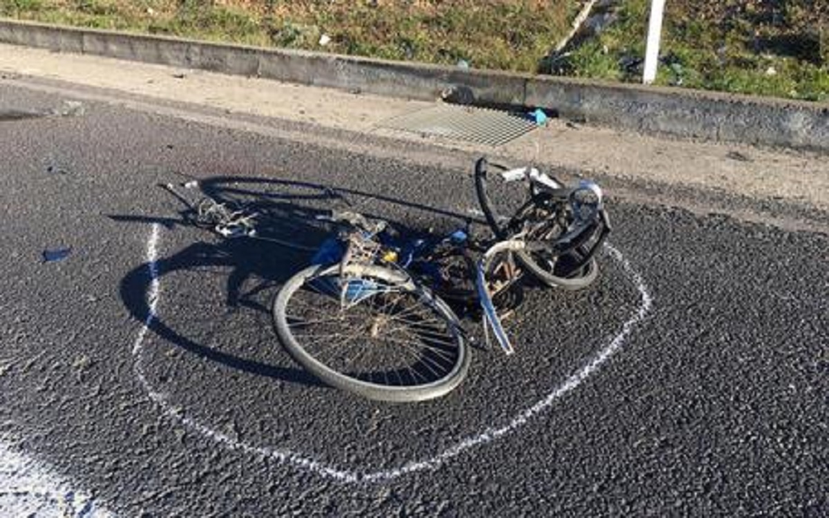 Cervia (Ravenna): travolge e uccide un ciclista di 25 anni, poi scappa