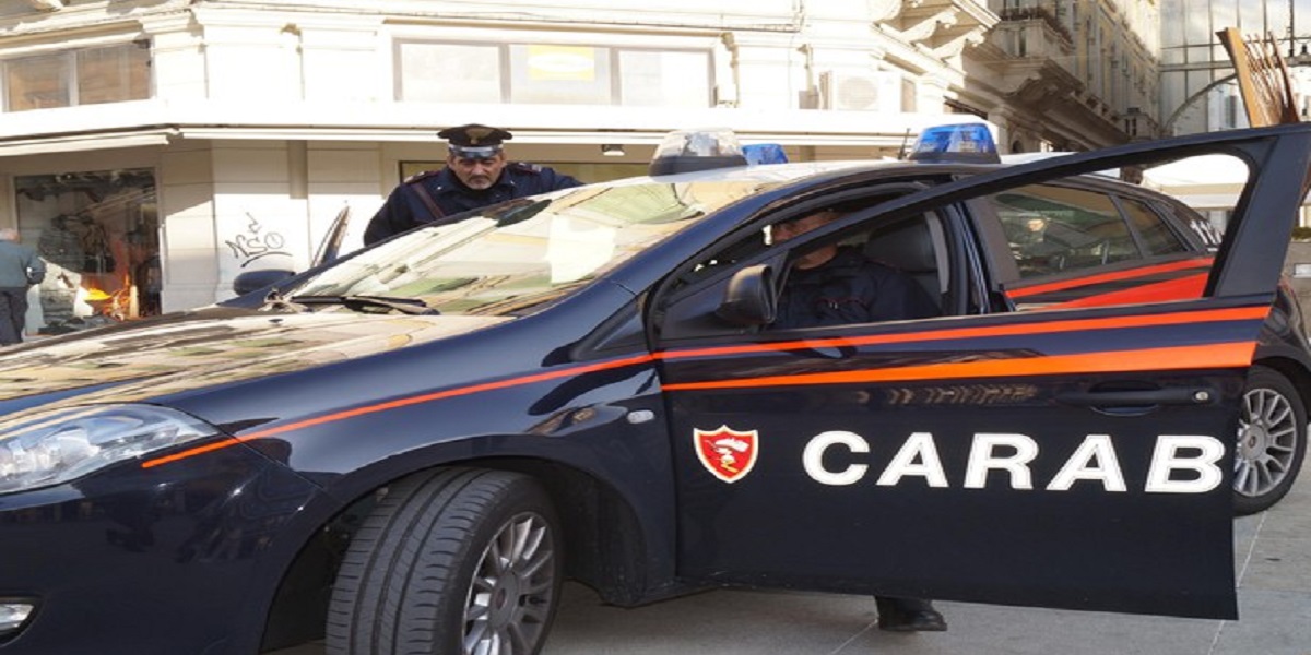 Una volante dei carabinieri