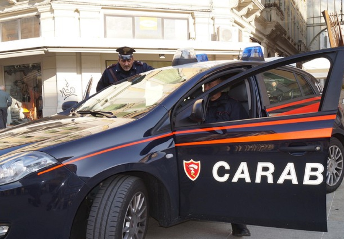 Una volante dei carabinieri