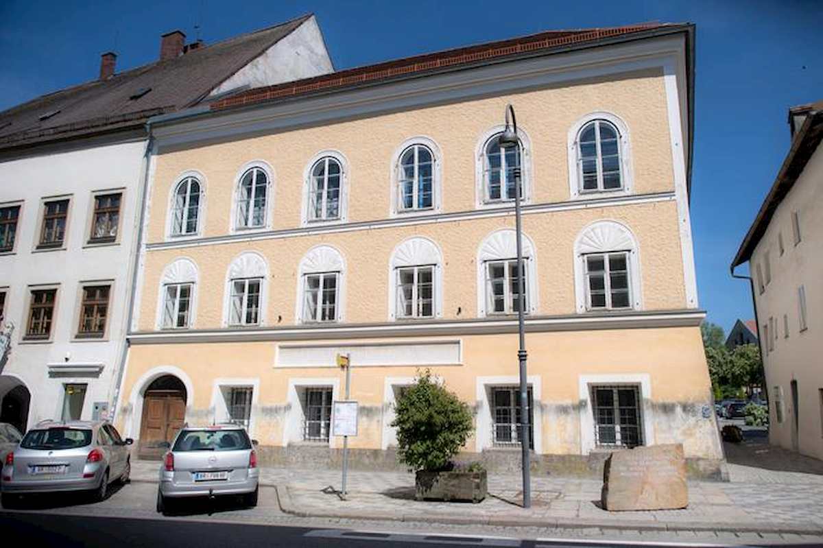 Austria, risolto il caso della casa natale di Hitler