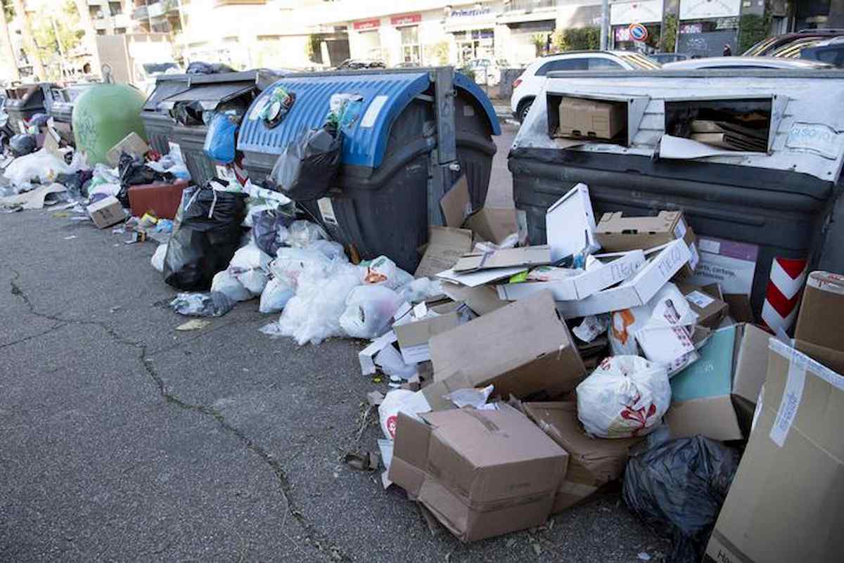 cassonetti roma