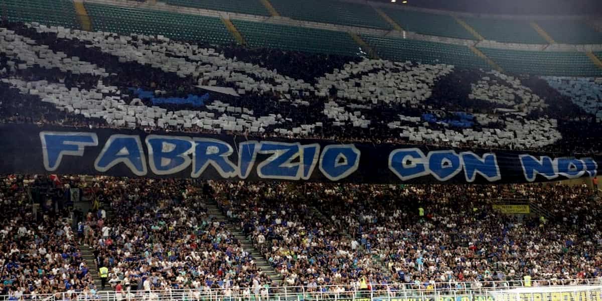 Curva Nord Inter dedica coreografia a Diabolik, molti tifosi interisti protestano: "Vergogna"