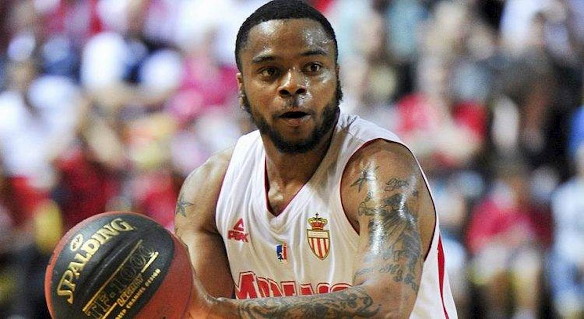 Dj Cooper bara all'antidoping e risulta incinto