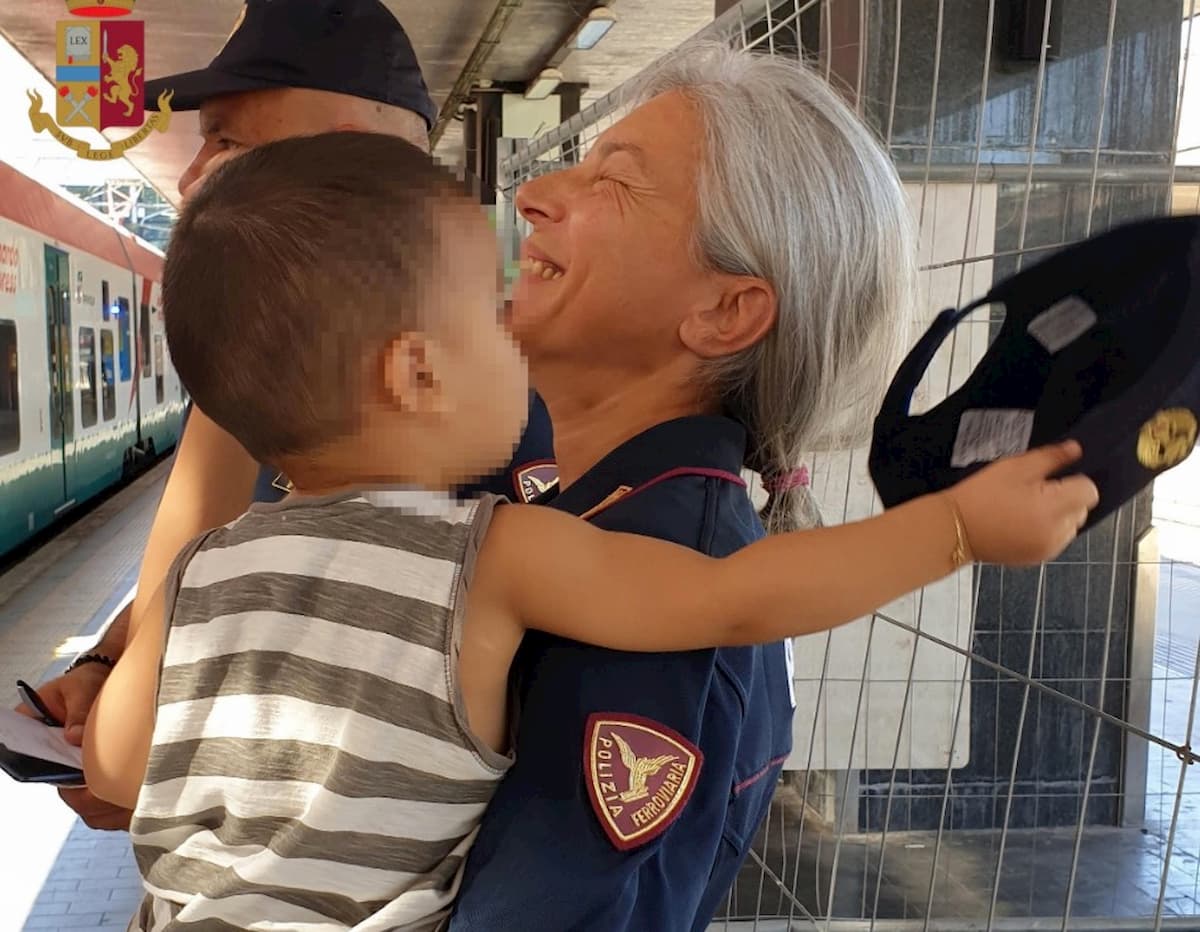 Fiumicino bambino treno