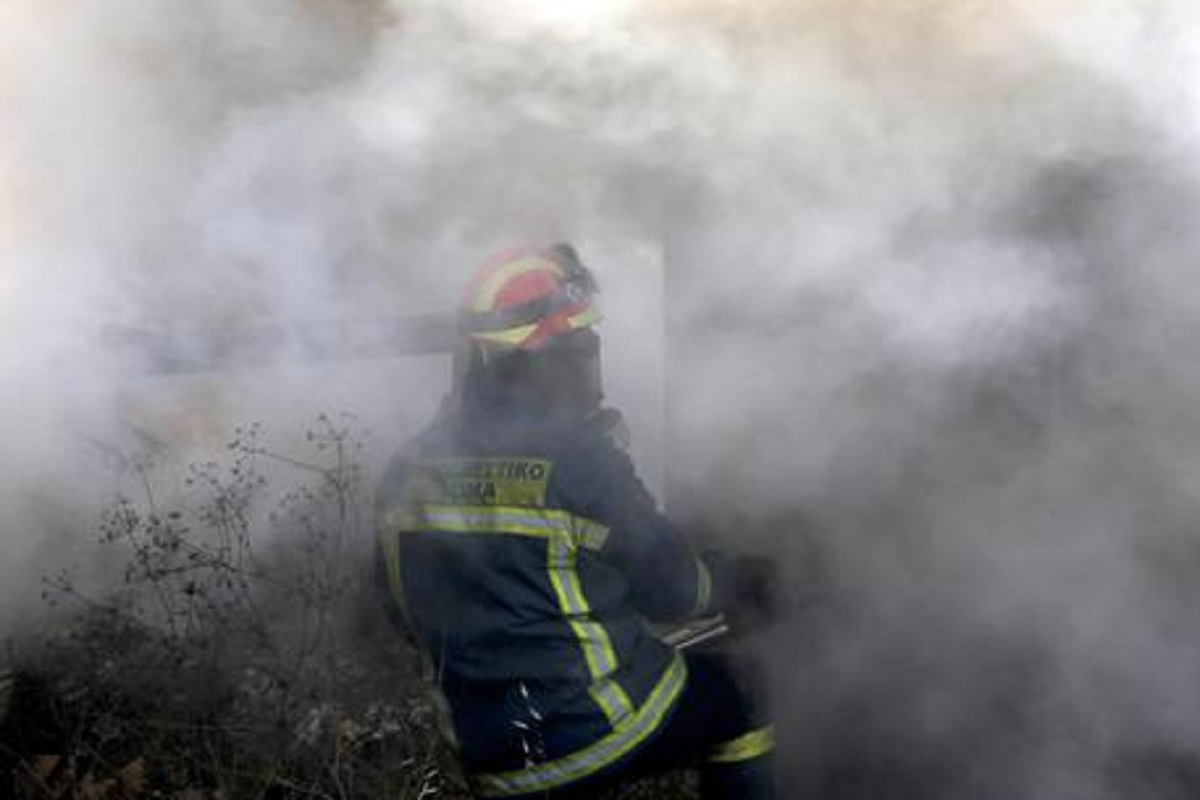 Grecia, enorme incendio all'isola di Evia: sfollati villaggi