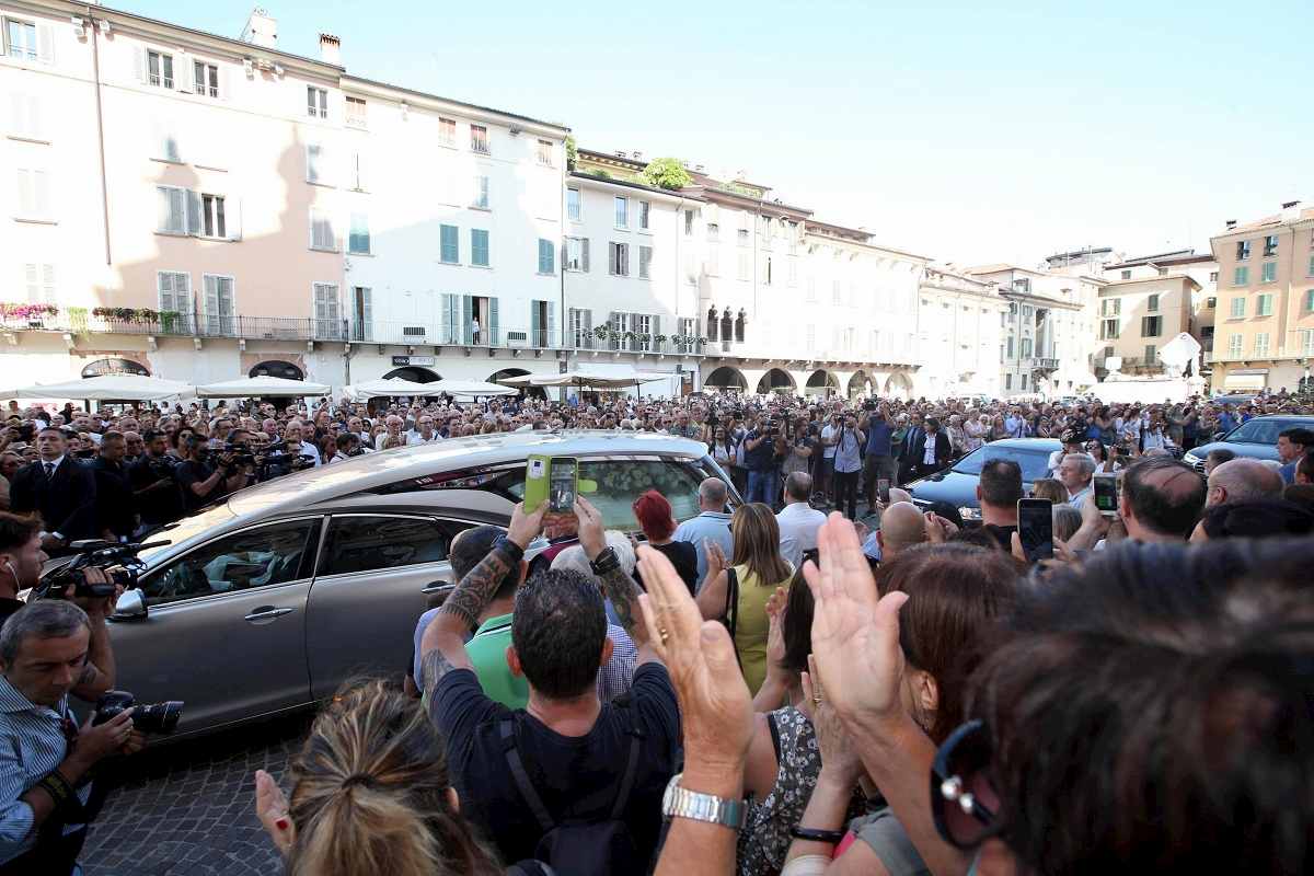 feretro nadia toffa brescia