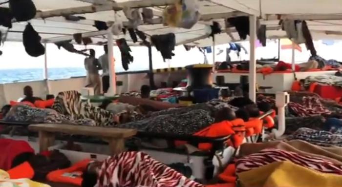 Migranti a bordo della Open Arms