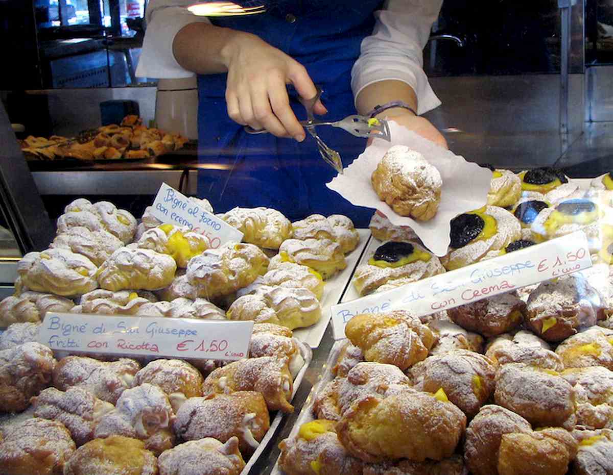 Stalker che perseguitava pasticceria romana ai domiciliari