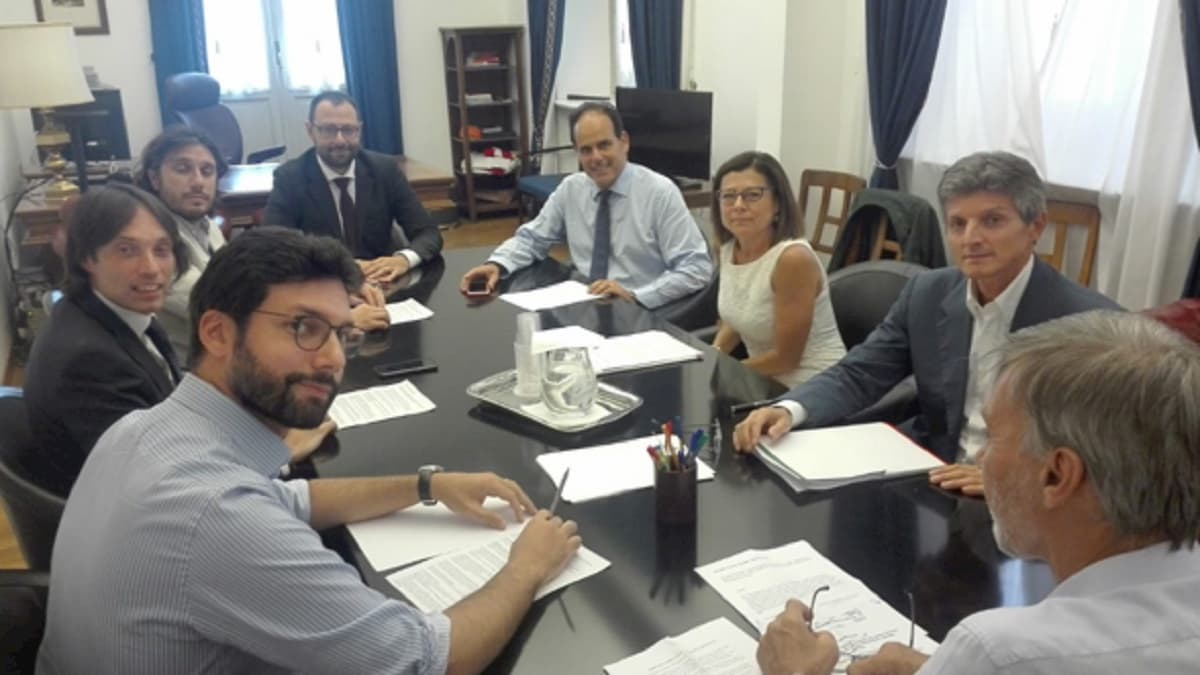 M5s-Pd, riparte la trattativa. Ma c'è l’ostacolo Di Maio vicepremier