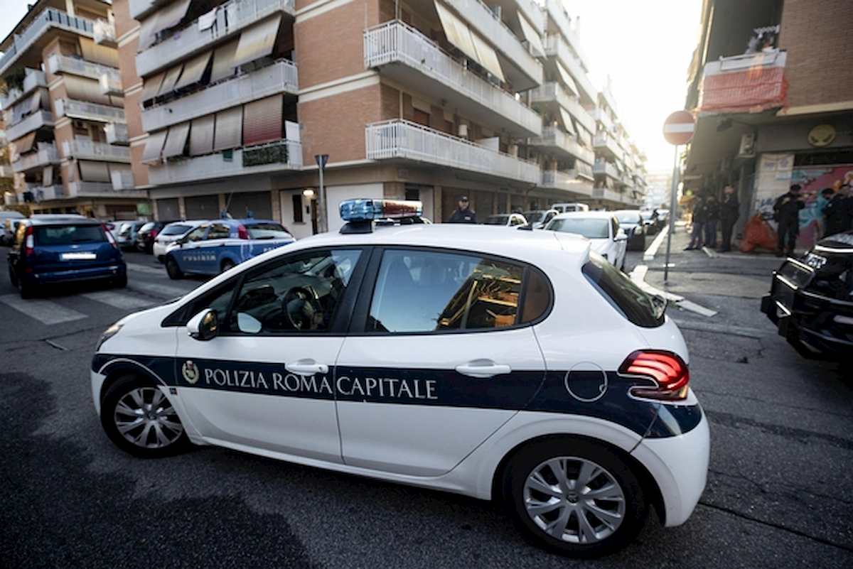 roma tenta suicidio col cane