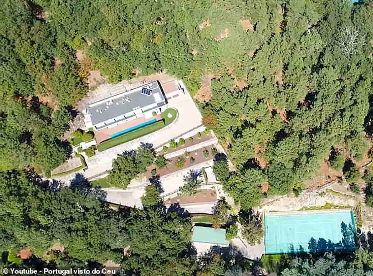 Cristiano Ronaldo vende la super villa in Portogallo a Pepe. Ma ci ha rimesso un milione di euro