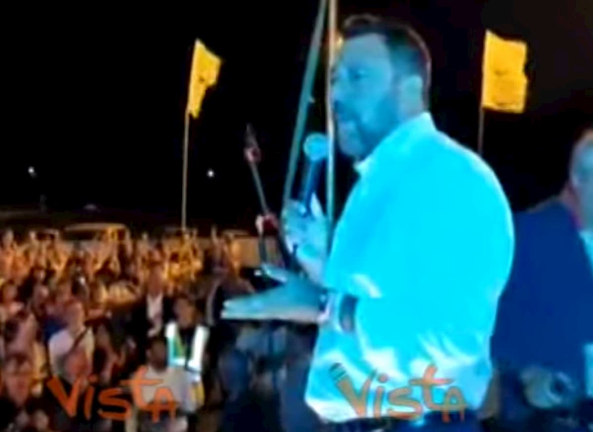 Matteo Salvini attacca ancora la "zingaraccia" e i giornalisti