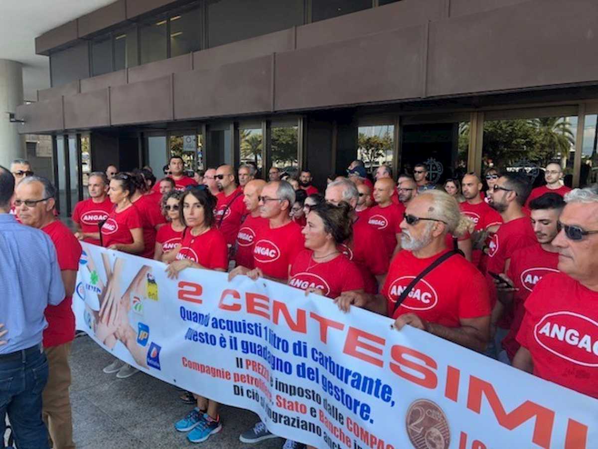 Sciopero tre giorni benzinai in Sardegna