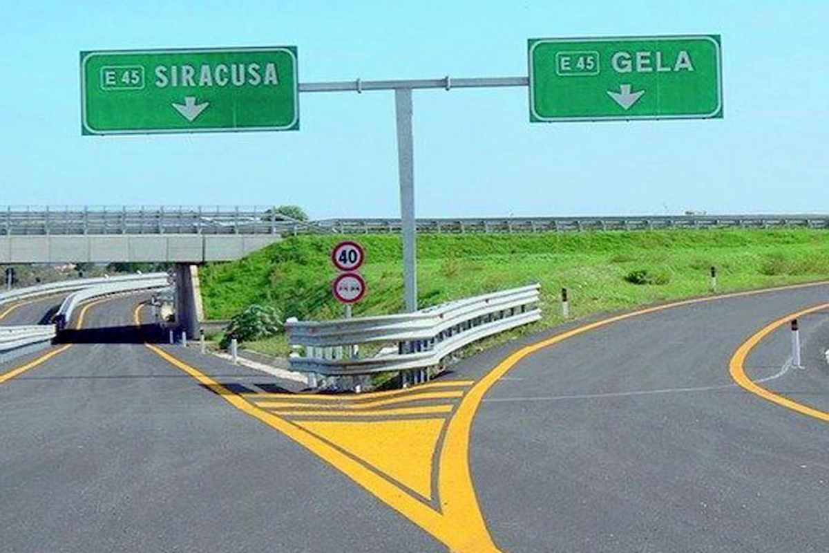 Siracusa-Gela, chiusa corsia autostrada: cadono pezzi di cemento