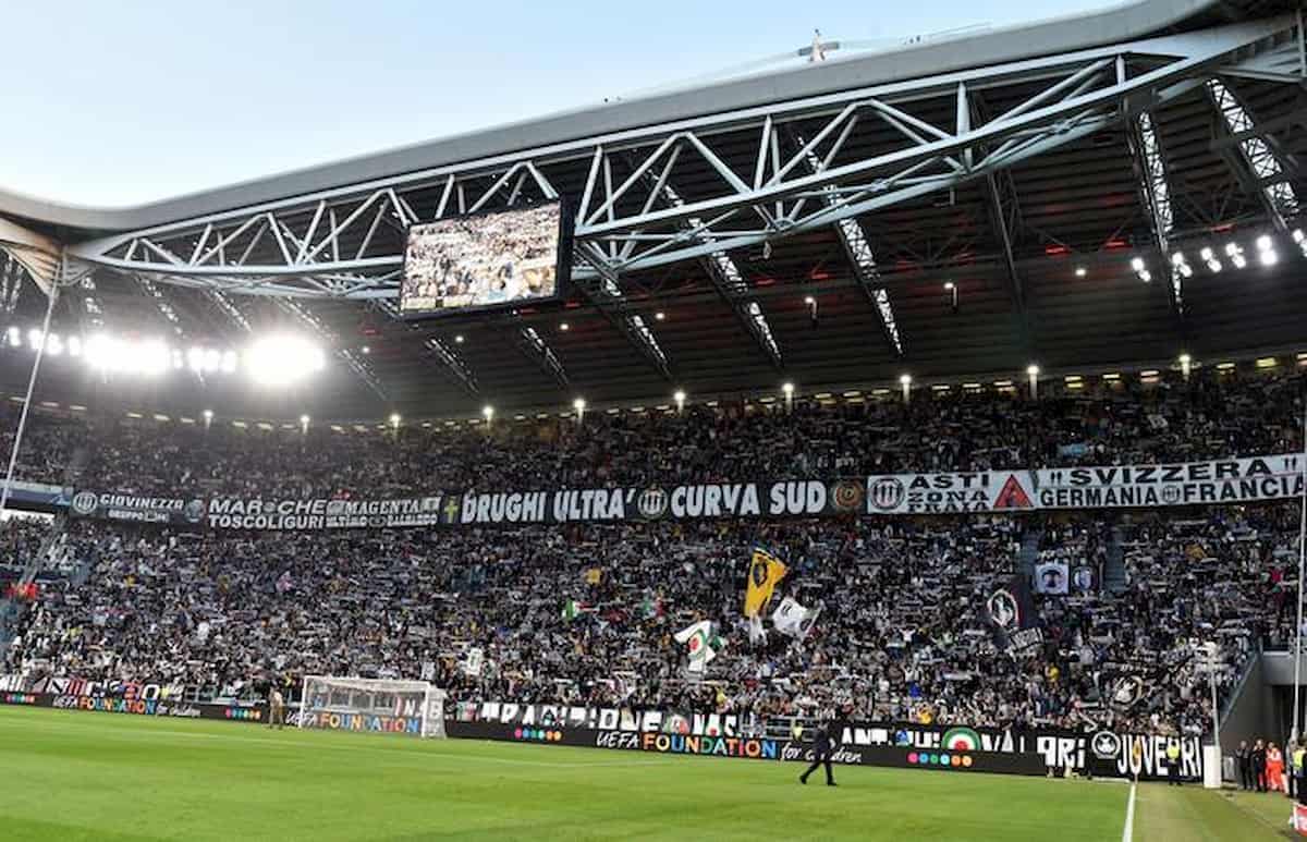 Juventus-Napoli biglietti, tolto il divieto ai nati in Campania. Resta per i residenti